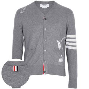 톰브라운 25FW 라이트그레이 사선 페더 인타르시아 카디건 MKC594A Y3039 055