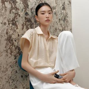 [TAG 285000원][케이엘바이린] 지프린 카라 블라우스 KWBLPG0100