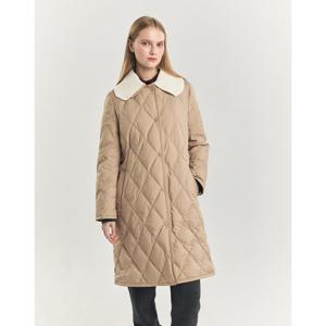 헤지스 여성 24FW 가격인하스테디셀러구스다운 베이지 다이아퀼팅 탈착 카라 롱 중량다운 점퍼 WSJU4D908I3