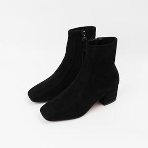 [신난다슈] 여성 앵클부츠 5cm 숏 스판 앵글 부츠 기모 스웨이드 통굽 MRO255057 블랙
