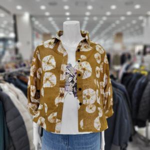 [벨라디터치]벌룬소매 프린터 7부소매 블라우스 V3E1BL21_GN