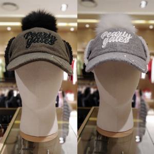 [파리게이츠]521E4CP005-여성 흘림체 로고 포인트 귀달이 캡-(25년겨울)