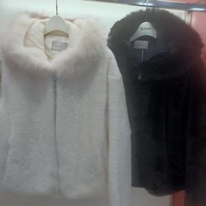 Latium HC06 세미크롭 안감 배색 페이크퍼 후드 집업 밍크 쟈켓형 점퍼 T2554jp02