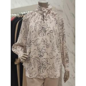 미니멈 세이브존01 프린트 타이넥 블라우스 MYAAWB2100A