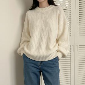 [올리비에스클로젯]볼드 꽈배기 라운드 니트_O2601KN601A