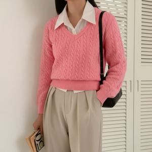 [올리비에스클로젯]데일리 컬러 꽈배기 브이넥 니트_O2601KN005A