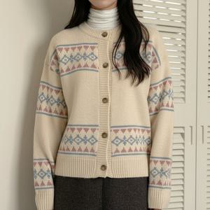 [올리비에스클로젯]자가드 라운드 니트가디건_O2601CD002A