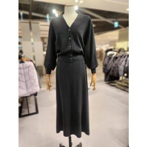 [코데즈컴바인] (CKA-XX001W1) V넥 가디건 스커트 니트셋업