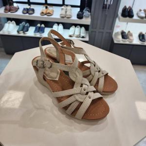 엘칸토 HC10 여성통굽샌들아이보리6cm LCWW36U32639