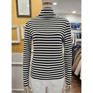 BCBG 세이브존01 하이넥 스트라이프 티셔츠 B5D9X406