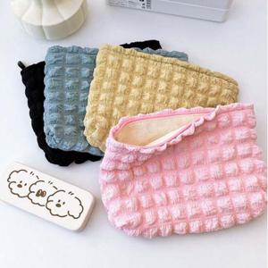 구름파우치 플러피 클러치 엠보싱 사각 파우치