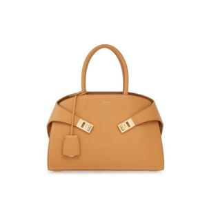 살바토레 페라가모 토트백 215608769115010 Beige