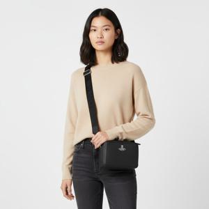 클리어런스 비비안웨스트우드 여성 멜리 사피아노 플레인 카메라백(블랙) 58010003U S0021 N401