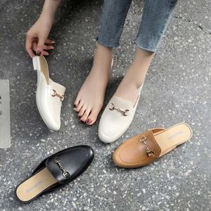금장버클 장식 블로퍼 여자구두 캐주얼구두 패션슈즈