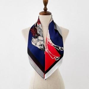 [애슬릿] 여성 배색 장미 말 무늬 사각 미니 실크 스카프