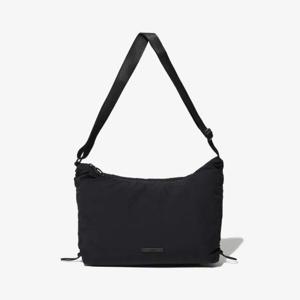 휠라크로스백 KQC FS3BCG3334F-BLK 스트링 호보 크로스백