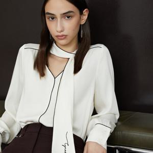 [에고이스트]V넥 레터링 타이 블라우스 ER4WB960