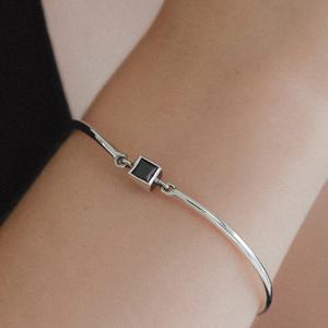 제이로렌 오닉스 큐브 실버 뱅글 팔찌 B01012