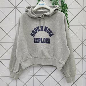 [에꼴리에]아치 레터링 셋업 크롭 후드티 24QT753_GN