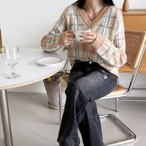 [리빌모아]여자 루즈핏 브이넥 체크 가을 니트 DJW-KN-SCAT1038-