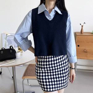 [리빌모아]여자 브이 크롭 가을 기본 니트 조끼 DJW-VEA-SCAT103