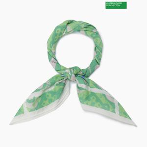 베네통 쁘띠 사각 패턴 스카프 BCMF03411