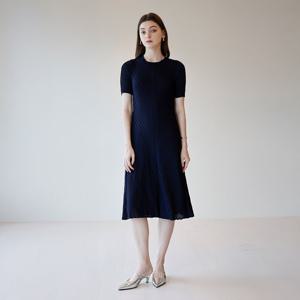 [요이츠]다이애그널 플리츠 반팔 드레스_YJ05WNPOP01_NY1