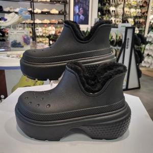 CROCS HC14 크록스 스톰프 라인드 쇼티 부츠 210673-060