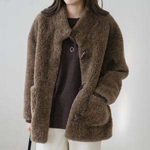엄마옷 마담4060 모던베이직 벨론토글무스탕양털자켓 중년여성 데일리 -ZJK2601001-
