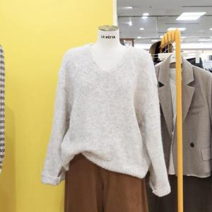 르피타 DP01 별빛 반짝이 루즈핏 V넥 니트 L244USWB02