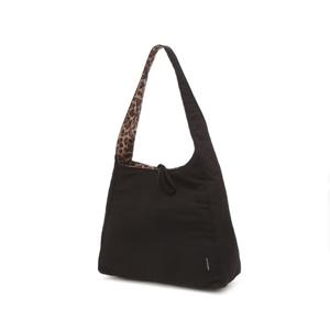 [질스튜어트] 블랙 나일론 원단 리버서블 숄더백 M JABA5E011BK