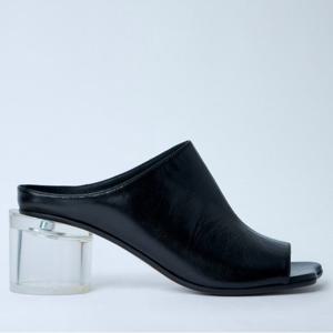 26 SS MM6 메종 마르지엘라 트랜스퍼렌트 블럭힐 레더 뮬 샌들 블랙 S59WP0215 P7560 T80