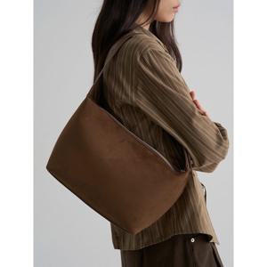 (3561D3WY1D) [에잇세컨즈] 인조 스웨이드 숄더백  브라운