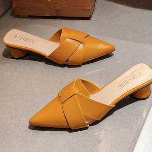 여자 미팅 소개팅룩 스타일 코디 미들힐 블로퍼 슈즈