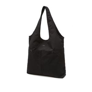 [질스튜어트]블랙 로고프린트 나일론 숄더백 JUBA6E330