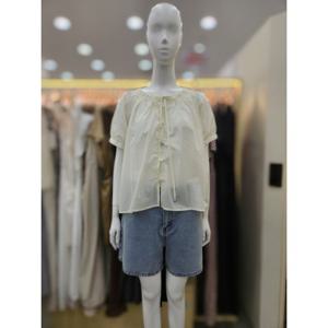 [플라스틱아일랜드]셔링라운드넥 블라우스 PR7XB3BB_DJ