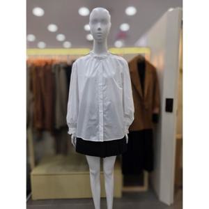 [플라스틱아일랜드]프릴넥 루즈핏 블라우스 PQ7WB862_DJ