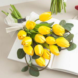 튤립 조화 꽃다발 하트 40cm 4컬러 인테리어 꽃 선물 장식 기념일 졸업식 발표회