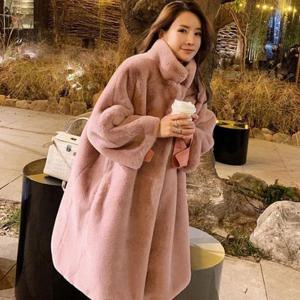 [리더스] 부드러운 루즈핏 페이크퍼 롱 코트  코디