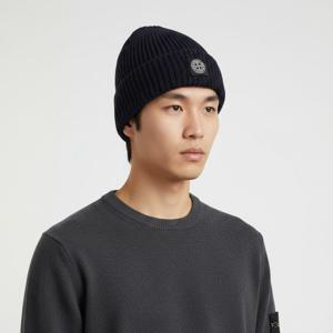 스톤아일랜드 25FW 네이비 로고 패치 울 비니 15N100012 S00B4 V0020