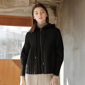 [요이츠] 프리미엄 플리츠 퀼팅 후드 패딩 자켓 블랙_YK10WNPJP02