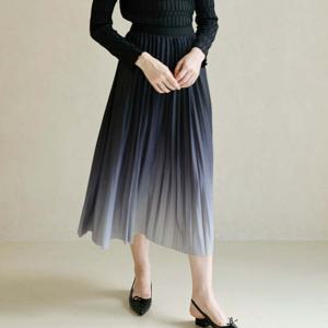 [요이츠](택가 78000원)[요이츠] 그라데이션 플리츠 롱 스커트 네이비_YJ08WKPSK60