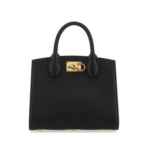 살바토레 페라가모 여성 블랙 The Studio 레더 토트백 211424750036 NEROBONBON