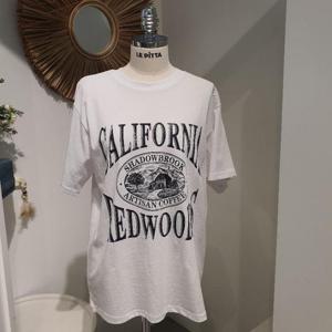 르피타 HC06 레드 우즈 라운드 반팔 티셔츠(화이트) L252BTS521