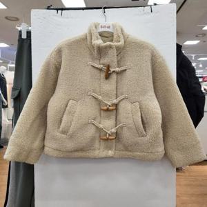 소이 HC22 토글 장식 양털 점퍼 25W0158