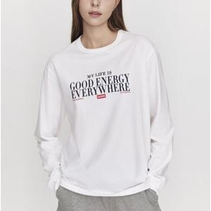 [지오다노]여성 간절기 루즈핏 라운드넥 그래픽 프린트 긴팔 면 티셔츠 395914