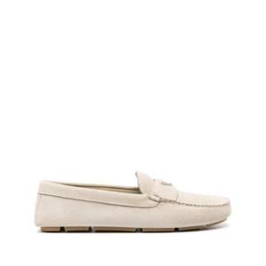 프라다 스웨이드 삼각로고 로퍼 2DD180 054 F0D32