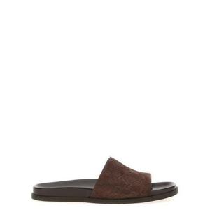 구찌 슬라이드 샌들 834941 AADUO 2140