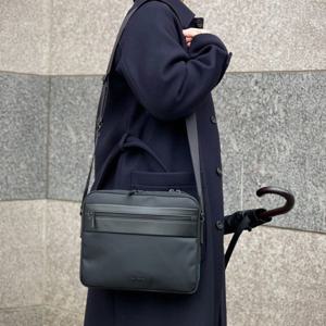 [빈폴ACC] (BE51D2M32R) 커뮤터 가로 메신저 - 네이비