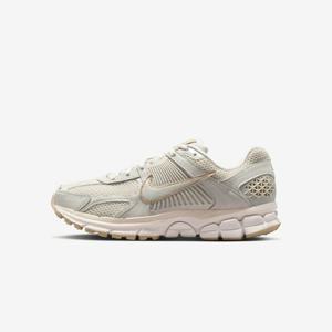 M 나이키운동화 NQK IB8929-003 줌 보메로 5 반사 디자인 액센트가 있는 여성 신발